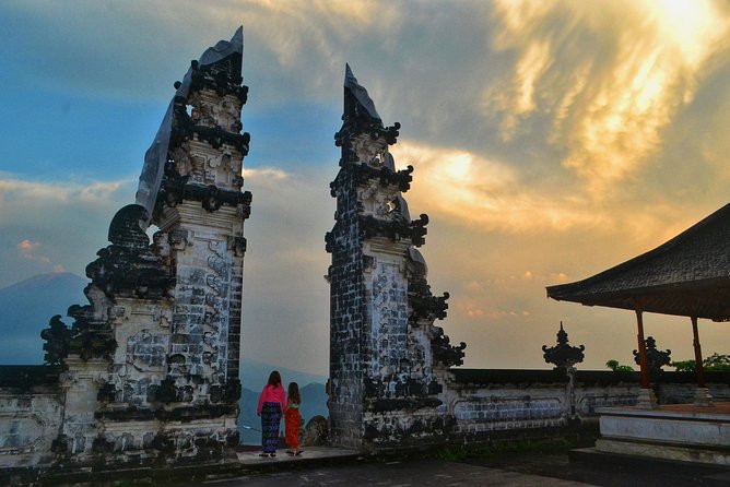 The Gates of Heaven Lempuyang Tours All Inclusive - Lempuyang Temple and the Gate of Heaven photo system