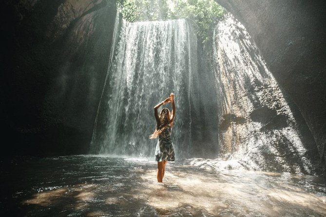 Ubud Instagram: Waterfall Tours - Stop 2: Tibumana Waterfall, palm trees and an easy entry