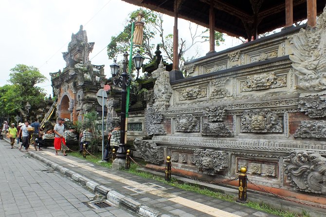 Ubud Village Sightseeing, Famous Paddy Field And Ubud Waterfall - Entering Ubud Village with a private-car pace