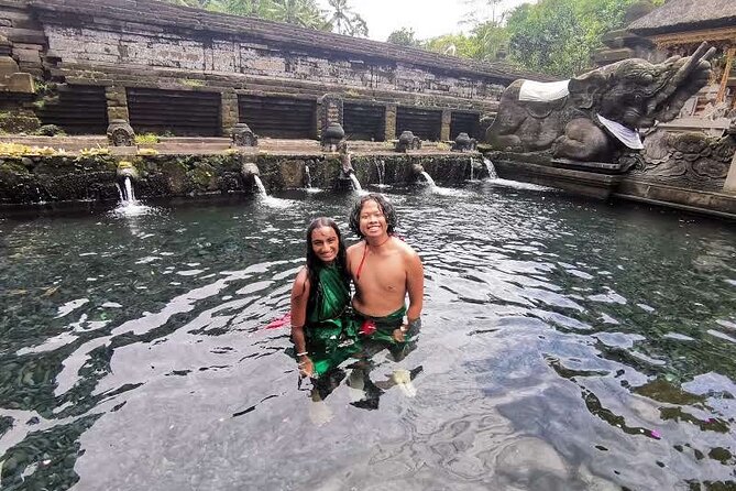 Ubud Village, Tegalalang Rice Terrace Swing, Tirta Empul Temple and Waterfafall - Price and timing: why this tour can be good value