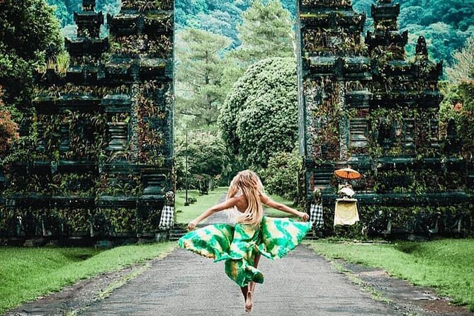 Ulun Danu Temple, Handara Gate, Wanagiri And Banyu Mala Waterfall - How This North Bali Route Works from Seminyak Pickup