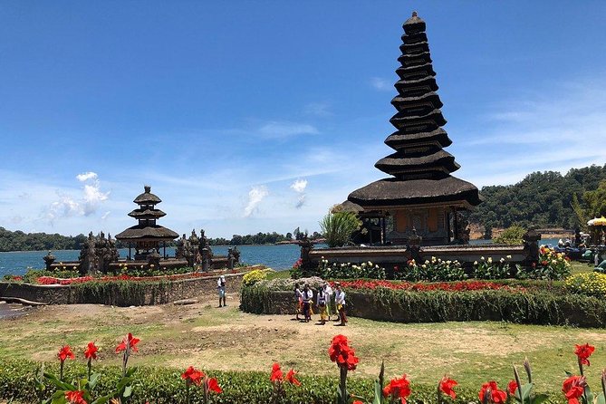 Ulun Danu Temple, Handara Gate, Wanagiri And Banyu Mala Waterfall - Handara Iconic Gate: The Fast, Famous Bali Photo Moment