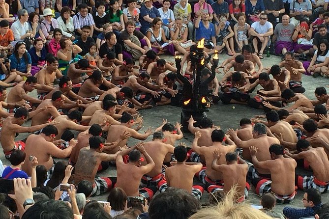 Uluwatu Temple & Kecak Fire Dance Show (Include All Tickets) - Entering the Temple the Easy Way: Sarong and Etiquette