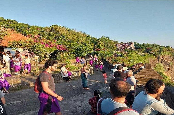 Uluwatu Temple with Sunset Tours - Stop 3: Jimbaran Bay at Night and Seafood Dinner Along the Beach