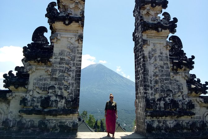 Wonderful Bali In 3 Days Private Tour - Day 1 in Ubud: Batuan Temple, waterfall, rice terraces, monkeys, and an art market